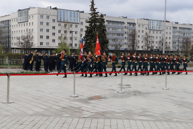 Начальник Управления Росгвардии по Пермскому краю принял участие в церемонии возложения цветов и венков