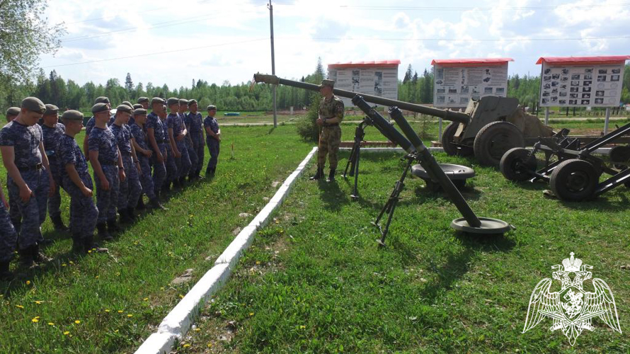 В Пермском военном институте Росгвардии прошли учебно-полевые сборы с кадетами Пермского президентского кадетского училища