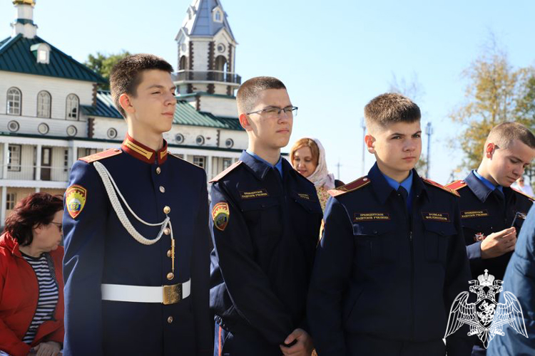 Кадеты Пермского президентского кадетского училища Росгвардии с экскурсией посетили Белогорский монастырь