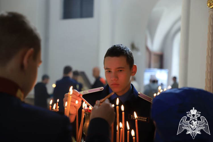 Кадеты Пермского президентского кадетского училища Росгвардии с экскурсией посетили Белогорский монастырь