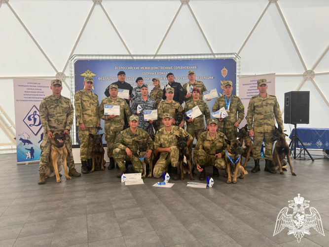 Курсанты Пермского военного института Росгвардии приняли участие во Всероссийских соревнованиях по многоборью кинологов