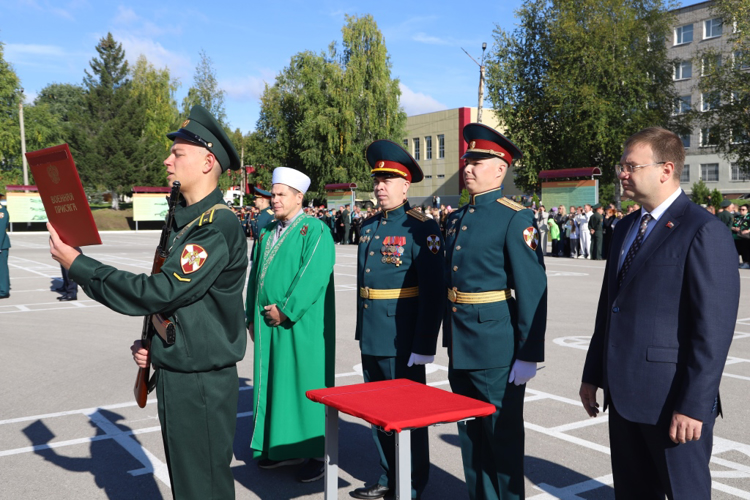 Курсанты Пермского военного института Росгвардии приняли военную присягу
