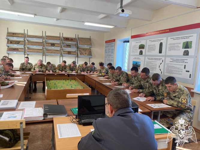 В Пермском военном институте Росгвардии продолжилась учебная практика в вождении машин инженерного вооружения