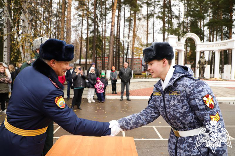 В Пермском президентском кадетском училище Росгвардии вручили удостоверения кадет