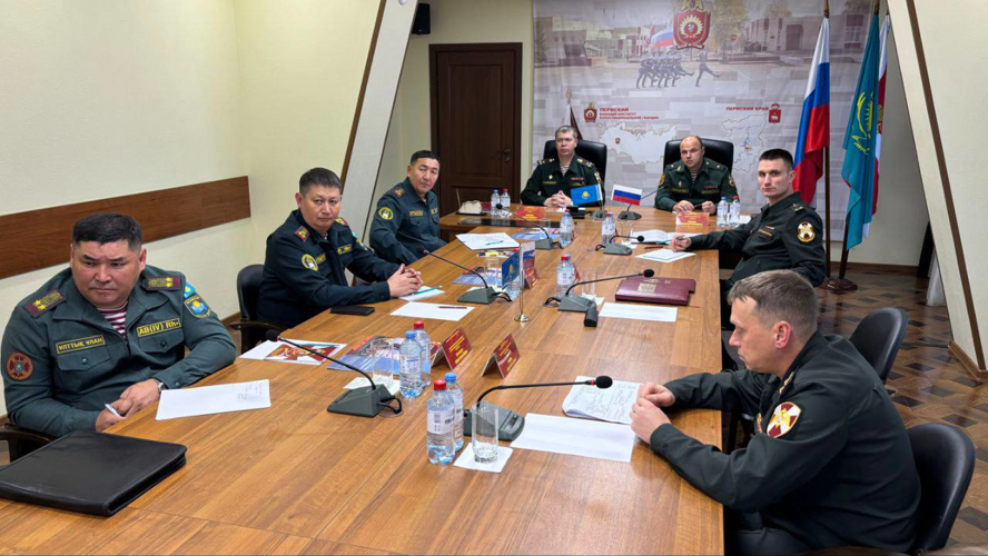 Делегация из Казахстана посетила Пермский военный институт Росгвардии