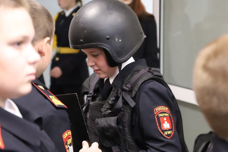 В Перми сотрудники Росгвардии приняли участие в форуме «Знание. Герои»