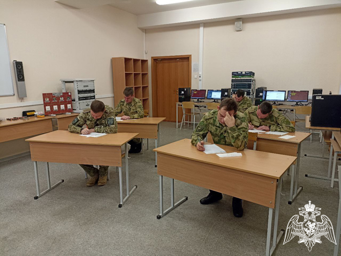 В Пермском военном институте Росгвардии слушатели курсов профессиональной переподготовки сдали междисциплинарный экзамен