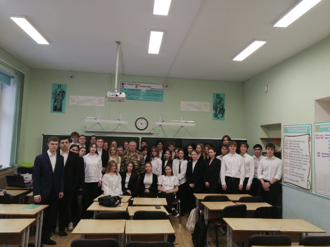 В преддверии Дня ветерана войск правопорядка  председатель совета ветеранов Управления Росгвардии по Пермскому краю провел урок мужества у школьников