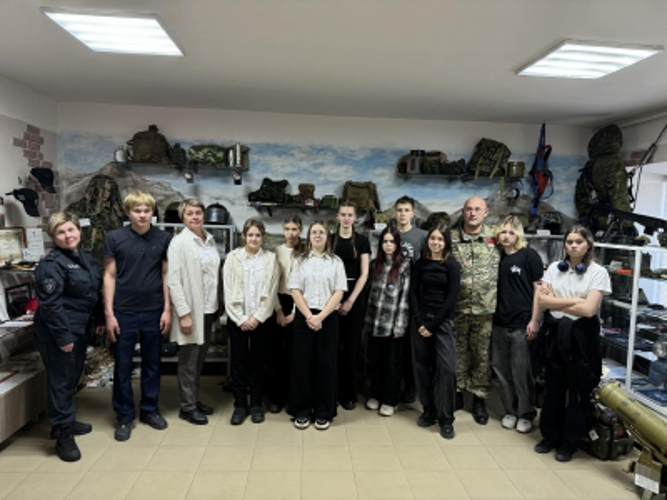 В Перми сотрудники СОБР «Стрелец»  Росгвардии провели экскурсию для школьников