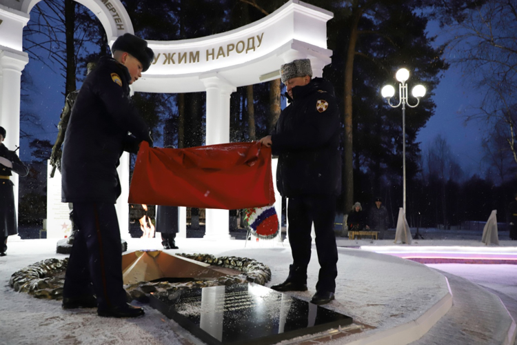 В Пермском президентском кадетском училище Росгвардии была открыта мемориальная плита в память о выпускниках, героически погибших при исполнении воинского долга