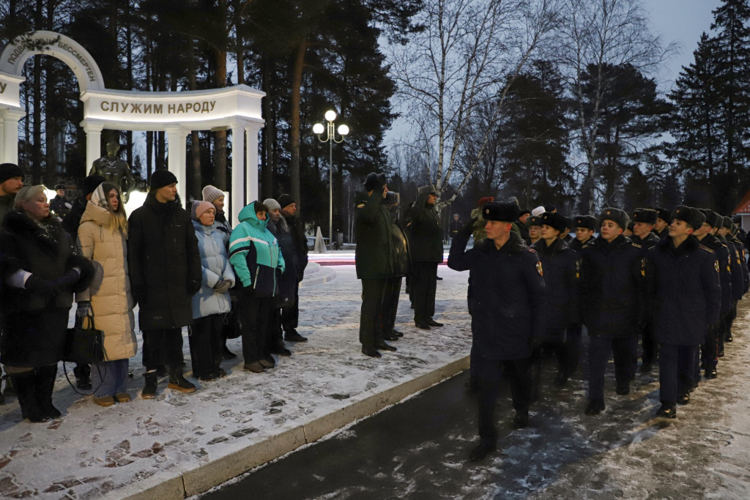 В Пермском президентском кадетском училище Росгвардии была открыта мемориальная плита в память о выпускниках, героически погибших при исполнении воинского долга