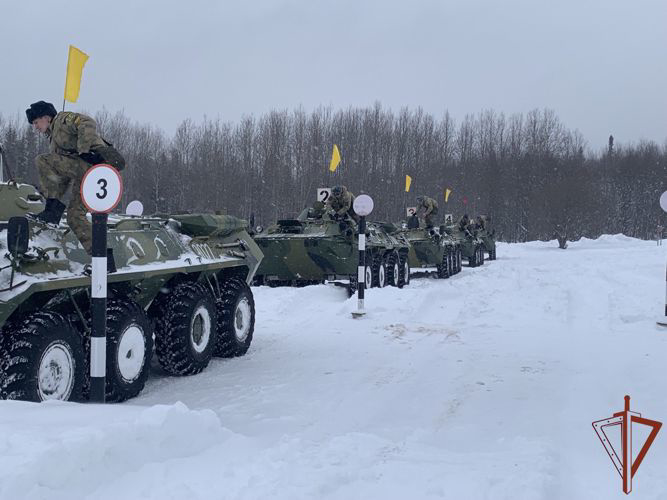 На факультете технического обеспечения Пермского военного института Росгвардии прошло практическое занятие по вождению боевых машин 