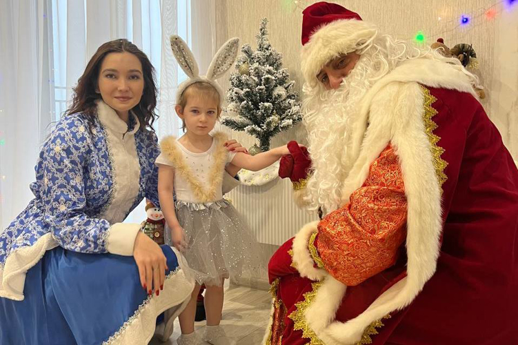 В Перми росгвардецы поздравили мальчишек и девчонок с наступающим Новым годом