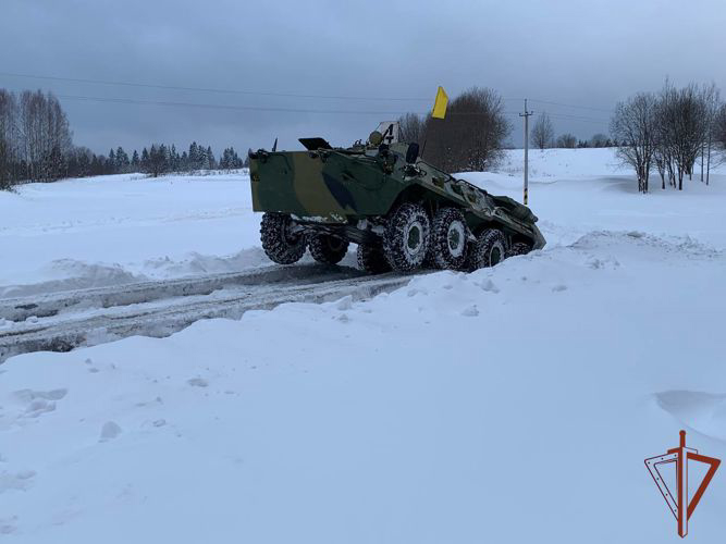 На факультете технического обеспечения Пермского военного института Росгвардии прошло практическое занятие по вождению боевых машин 