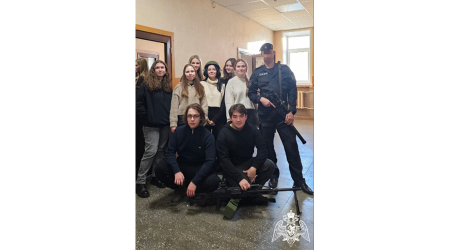 В гостях у ОМОН «Парма» побывали пермские студенты