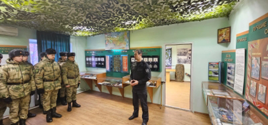 Сотрудники ОМОН «Парма» провели урок мужества для курсантов Пермского военного института Росгвардии
