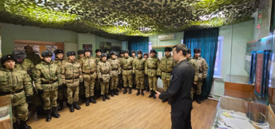 Сотрудники ОМОН «Парма» провели урок мужества для курсантов Пермского военного института Росгвардии