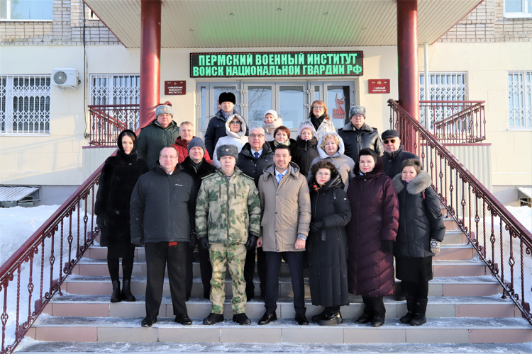 В Пермском военном институте Росгвардии состоялось первое выездное заседание Совета ректоров вузов Пермского края.