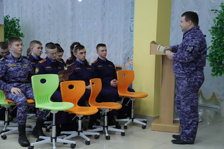 Военнослужащий Управления Росгвардии по Пермскому краю провел агитационное мероприятие