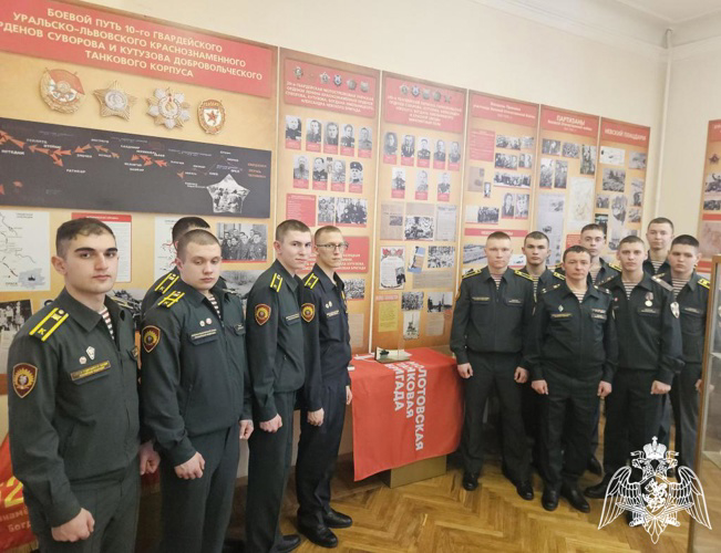 Военнослужащие Пермского военного института Росгвардии приняли участие в форуме, посвященной 82-й годовщине создания Уральского добровольческого танкового корпуса