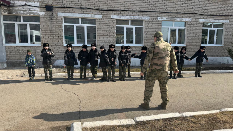 СОБР «Стрелец» посетили с экскурсией пермские суворовцы
