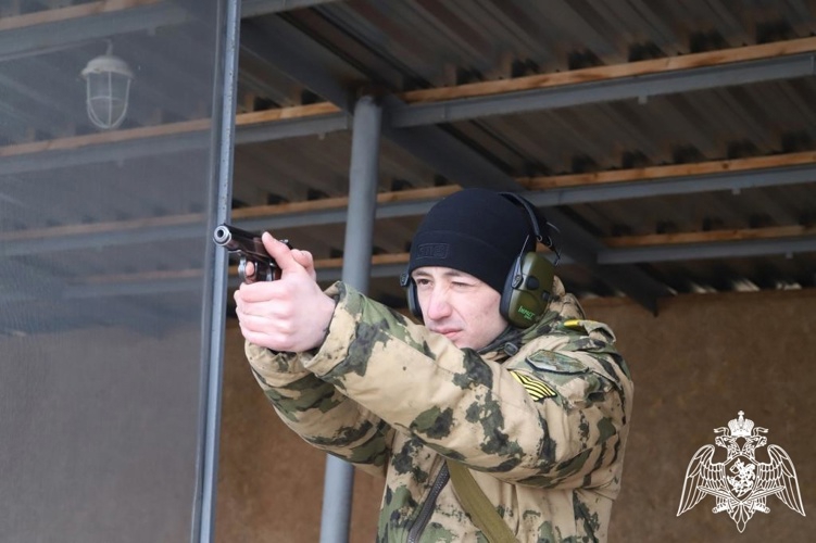 В Пермском военном институте Росгвардии курсанты выпускного курса приступили к сдаче экзамена по огневой подготовке