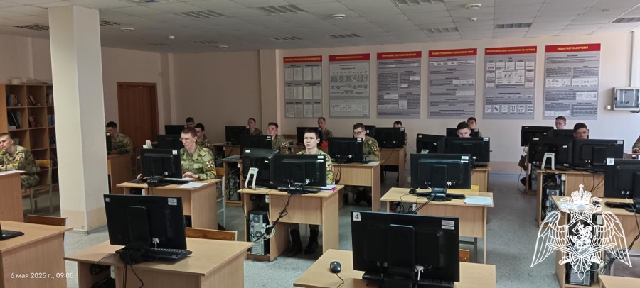 Офицер Управления Уральского округа провел занятие с выпускниками Пермского военного института Росгвардии 