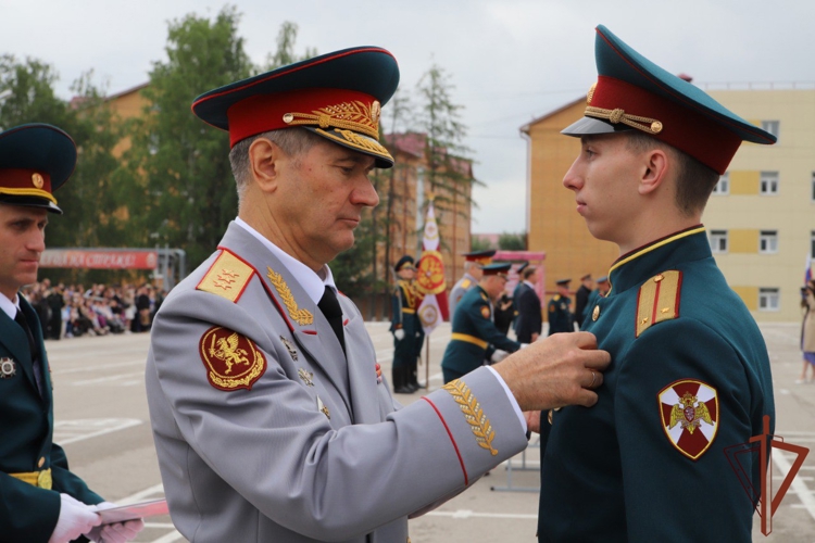 В Пермском военном институте Росгвардии состоялся выпуск молодых офицеров 
