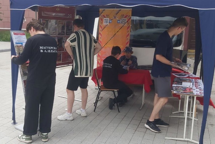 В Прикамье офицеры Росгвардии провели агитационные мероприятия по приему на службу