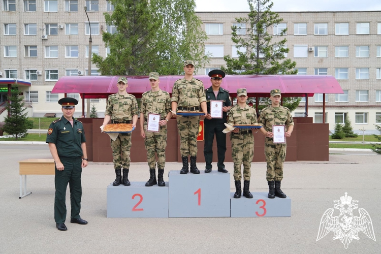 В Пермском военном институте Росгвардии прошёл спортивный праздник, посвящённый Дню физкультурника  