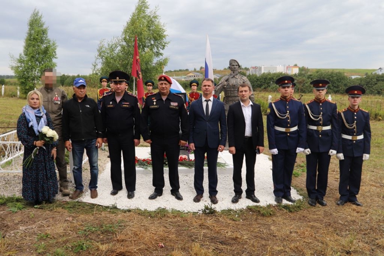 В Пермском крае в память об офицере Росгвардии открыт памятник