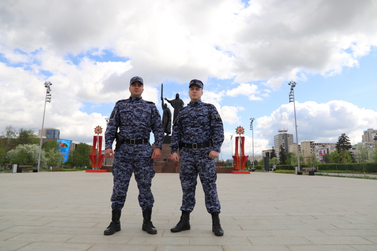 В Перми росгвардейцы обеспечили общественную безопасность в местах проведения Всероссийского дня бега «Кросс наций-2025»