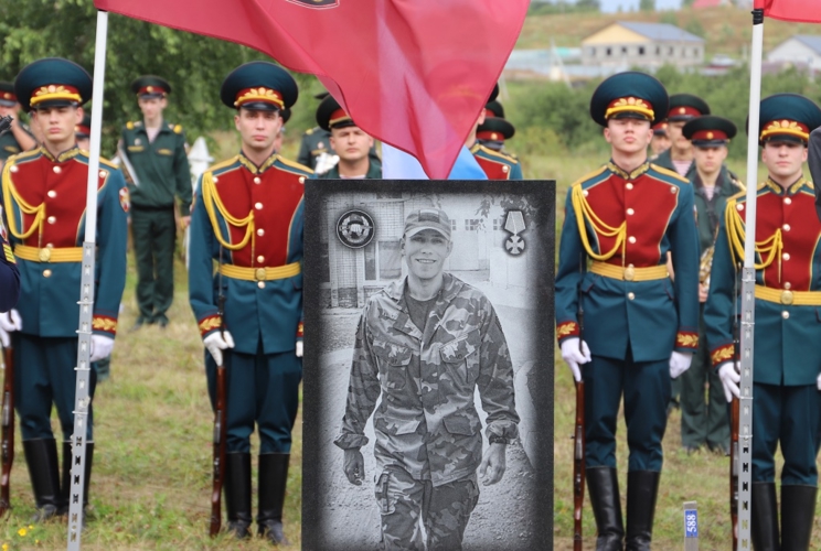 В Пермском крае в память об офицере Росгвардии открыт памятник