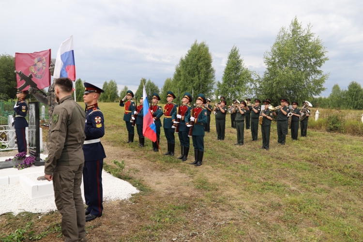 В Пермском крае в память об офицере Росгвардии открыт памятник