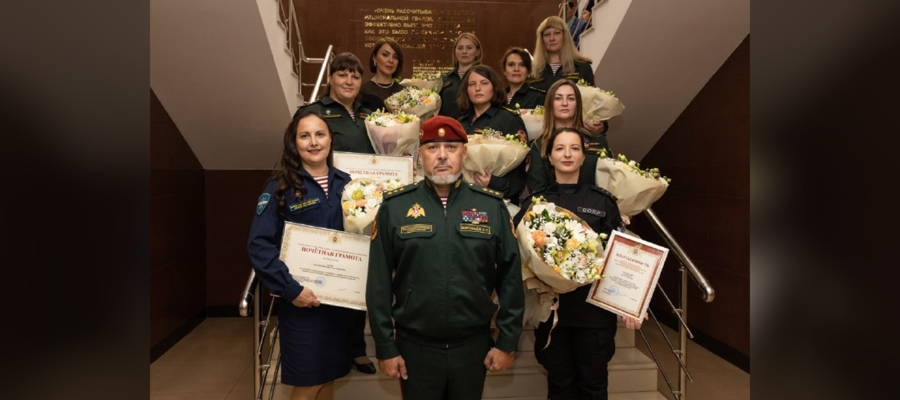 Генерал-полковник Алексей Воробьев вручил ведомственные награды военнослужащим и сотрудникам военно-политических органов Росгвардии