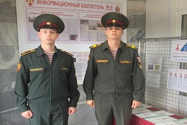 Курсанты Пермского военного института Росгвардии помогли пермяку, который почувствовал себя плохо