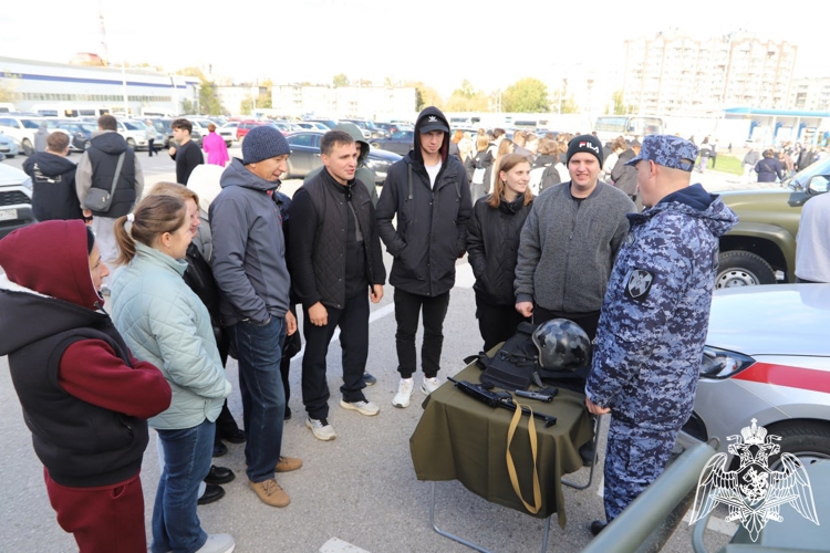 В Перми росгвардейцы принимают участие в форуме «Образование и карьера»