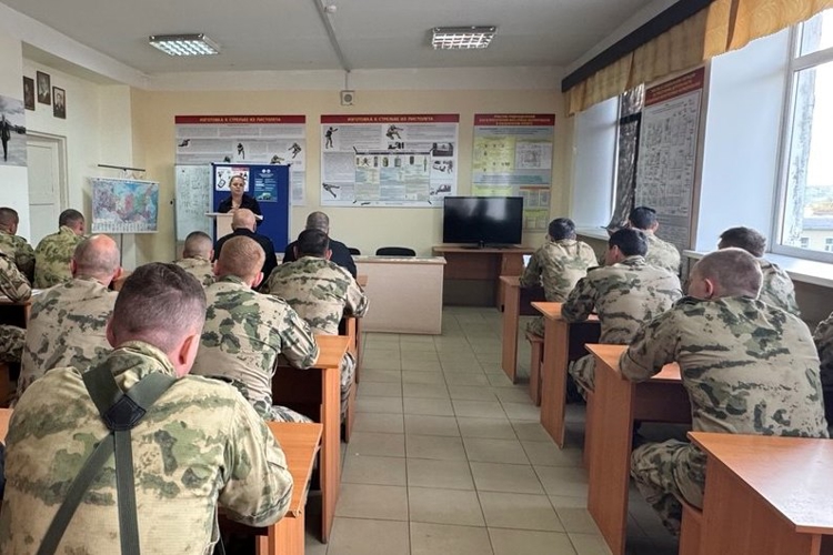 В СОБР «Стрелец» Управления Росгвардии по Пермскому краю прошло профилактическое занятие по безопасности дорожного движения