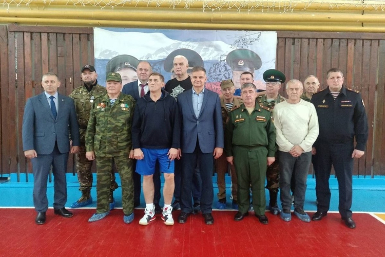 Начальник Управления Росгвардии по Пермскому краю посетил муниципальный турнир по баскетболу