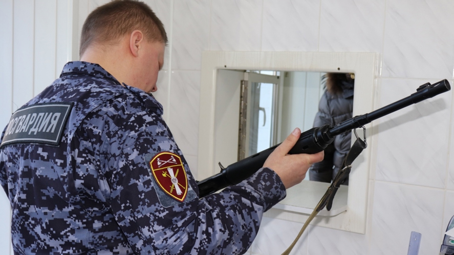 Управление Росгвардии по Пермскому краю напоминает жителям о возможности сдать незаконно хранящееся оружие за денежное вознаграждение