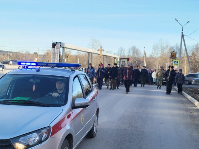 Сотрудники Чусовского отдела вневедомственной охраны Росгвардии приняли участие в охране порядка при проведении "Крестного хода"