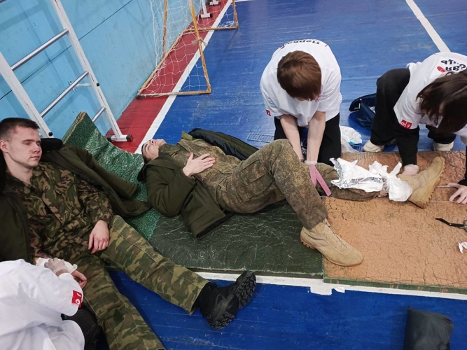 Сотрудники СОБР "Стрелец" Росгвардии приняли участие в отрытии турнира по тактической медицине