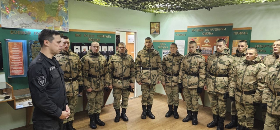 В Перми сотрудники ОМОН "Парма" Росгвардии провели занятия для курсантов Пермского военного института ведомства