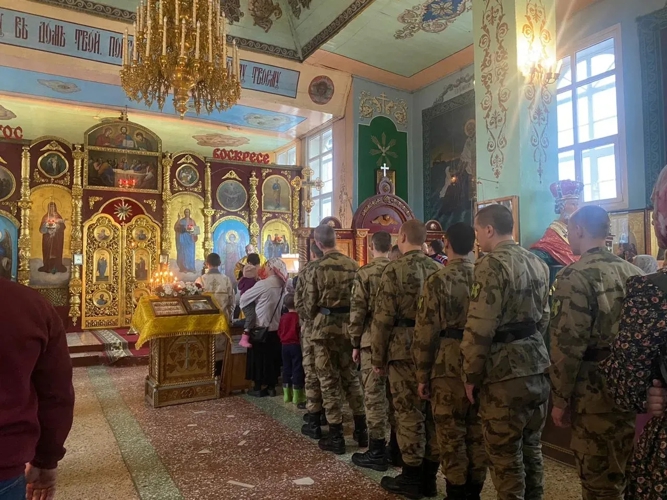 В Перми военнослужащие Росгвардии приняли Святое Причастие