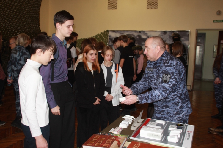 Патриотическая акция «Один день с Росгвардией» прошла в Перми