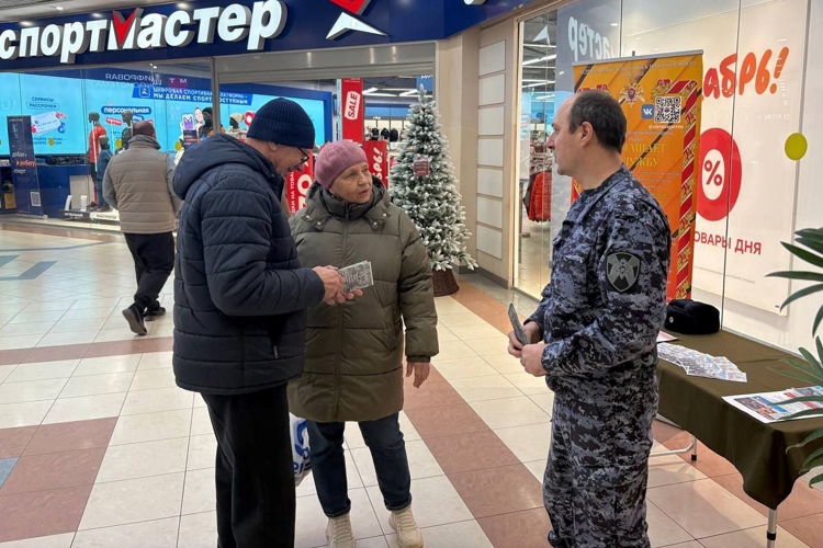 В Перми продолжает работу мобильный агитационный пункт Росгвардии