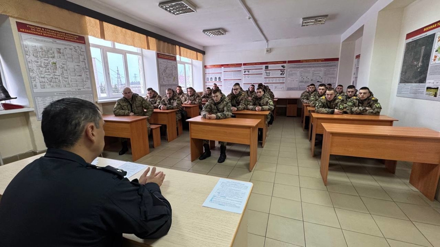 СОБР «Стрелец» Управления Росгвардии по Пермскому краю провел день открытых дверей для будущих кинологов 