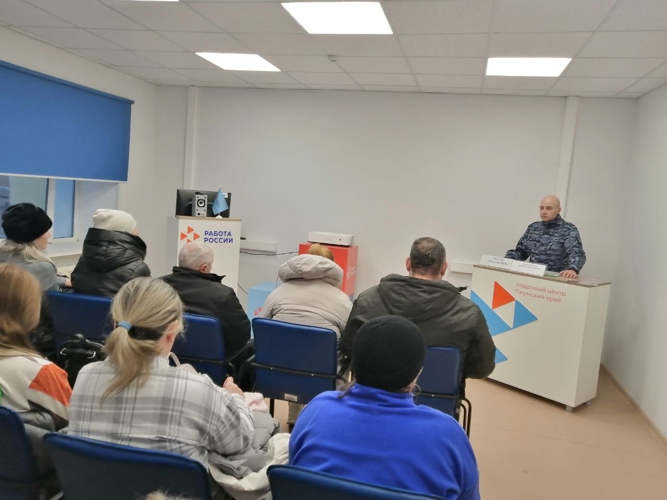 Сотрудники вневедомственной охраны Росгвардии продолжают работу по приему на службу в Пермском крае