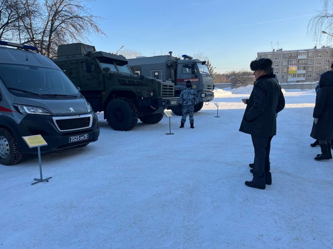 Офицеры ОМОН «Парма» Управления Росгвардии по Пермскому краю провели экскурсию для первого командира отряда