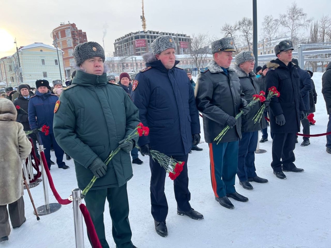 В Перми начальник территориального управления Росгвардии почтил память защитников отечества и жителей блокадного Ленинграда 